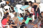 Aylin Arias Díaz, estudiante de psicología, facilita el debate en torno a las relaciones interpersonales
