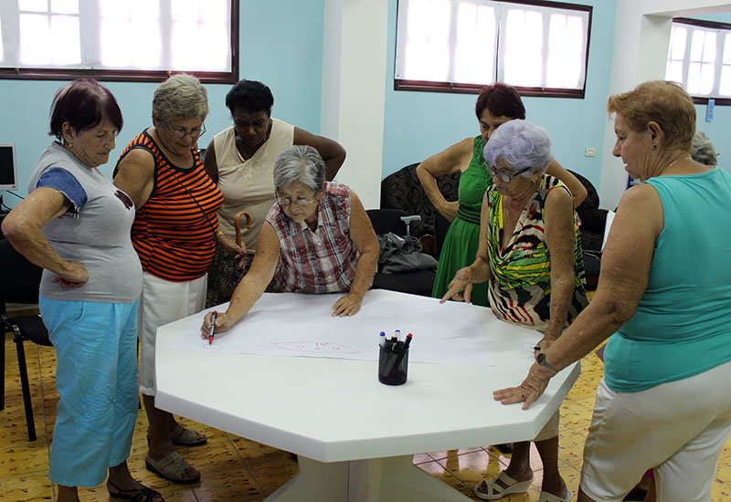 El Club de los 120 realiza una actividad en el CCRD-C