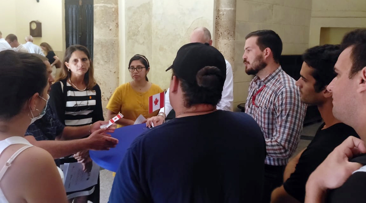 En conversaciones con representantes de la Embajada de Canadá en Cuba