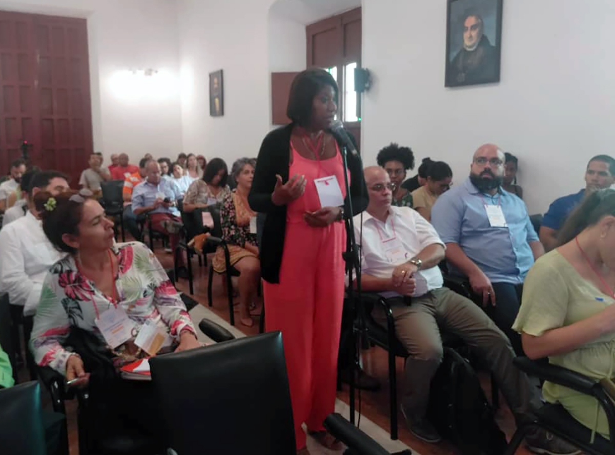 Yamilé Ferrán, propietaria de la lavandería Te lavamos todo, habla sobre los retos que afronta en cuanto a lo ecológico