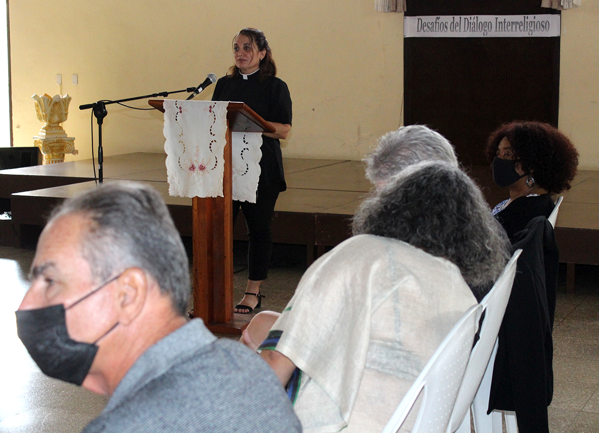 Daylíns Rufín Pardo, pastora de la FIBAC y profesora del Seminario Evangélico de Teología