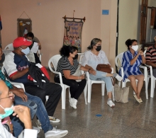 Los participantes intercambian experiencias