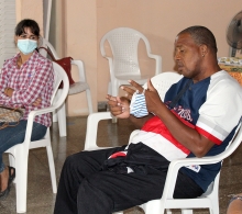 Carlos A. Guillén, representante del proyecto comunitario Weniliere cardenense, aportó la visión de las religiones de origen africano