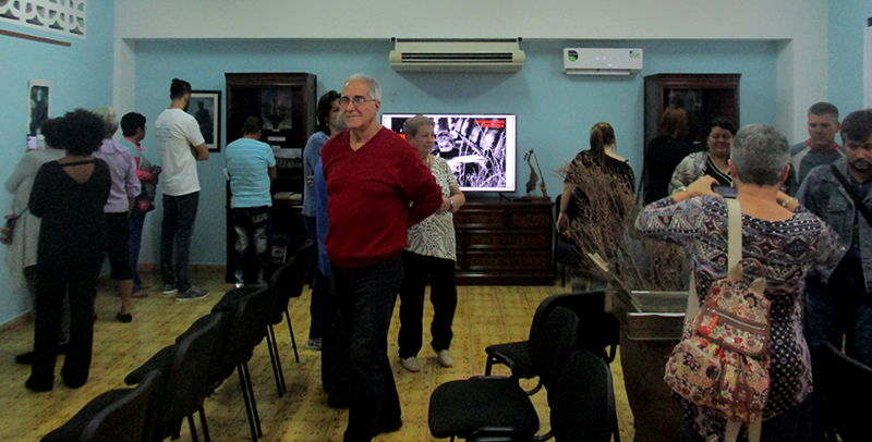 Durante la inuaguración de la exposición