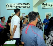 Los participantes en el Sínodo de la Iglesia Presbiteriana-Reformada en Cuba disfrutan de la exposición