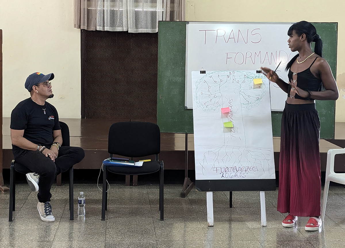 Los participantes hablan acerca de sus metas y sueños