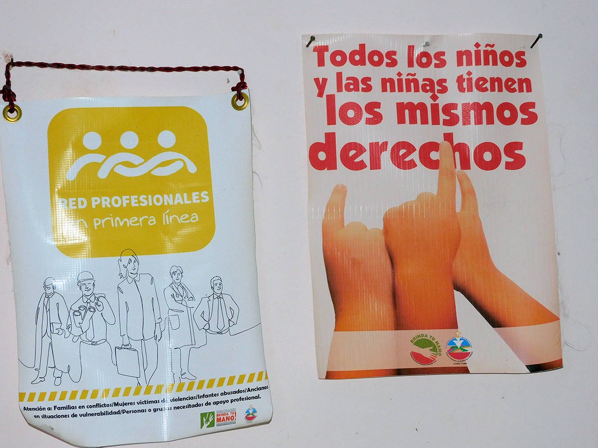Una muestra de los carteles desarrollados para la campaña perteneciente al proyecto Cultura de Paz se halla en la sede de la localidad Humberto Álvarez