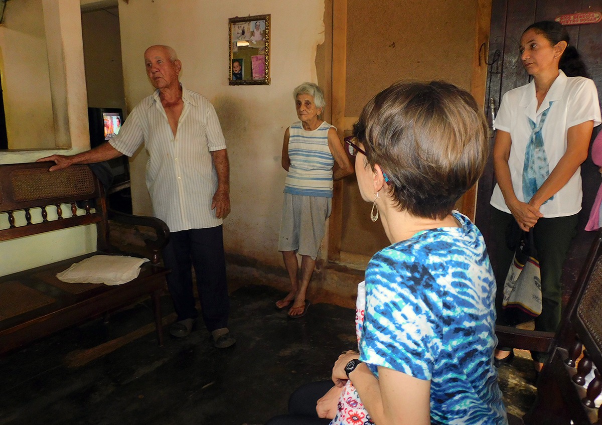 Visita a familias beneficiadas con el proyecto