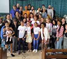 Los adolescentes de la Iglesia Adventista del Séptimo Día, en Pinar del Río, agradecen la visita