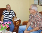 Vladimir Eisenbruk, embajador de la República Checa (izquierda), conversa con coordinador general del CCRD-C