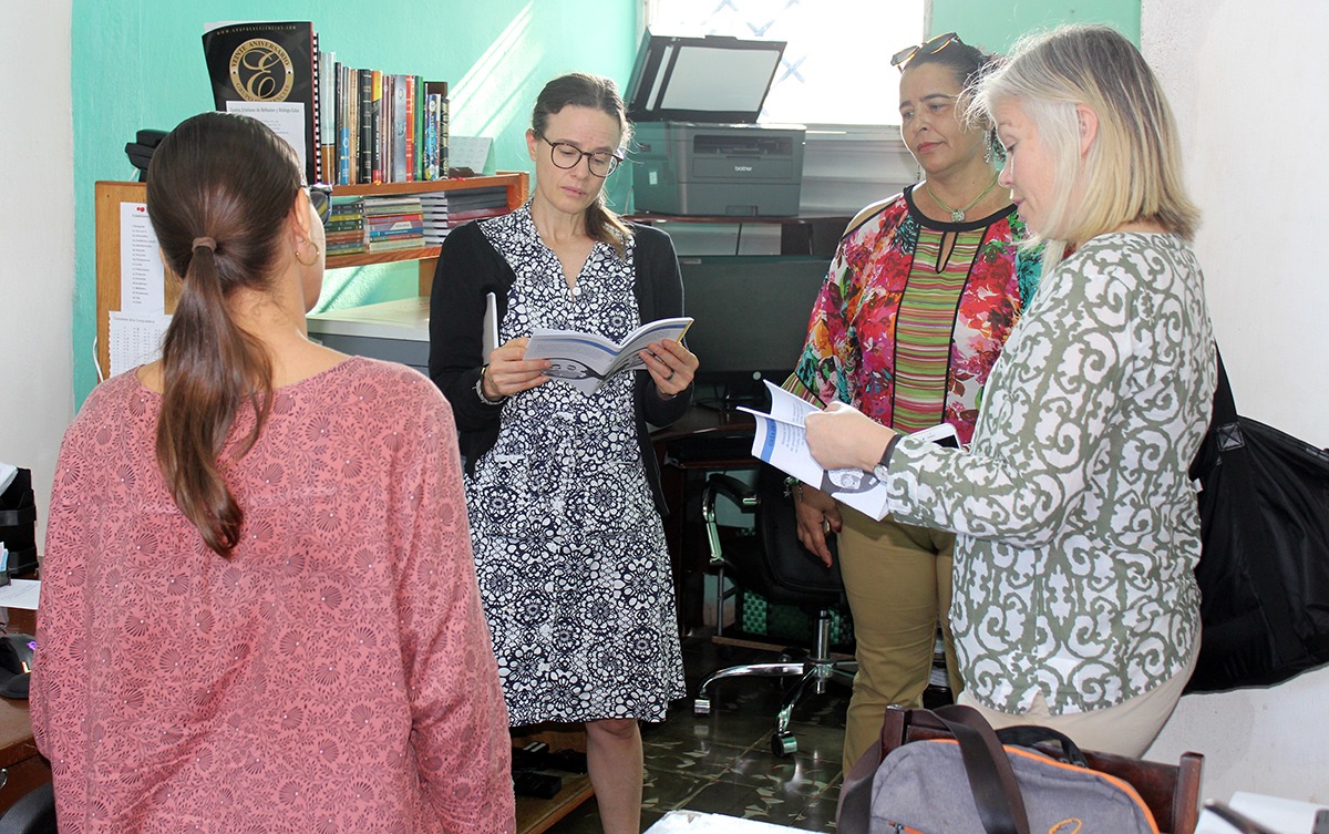 Fue de interés de las visitantes la Guía de facilitación con enfoque basado de derechos humanos que se editara e imprimiera en el departamento Publicaciones del CCRD-Cuba