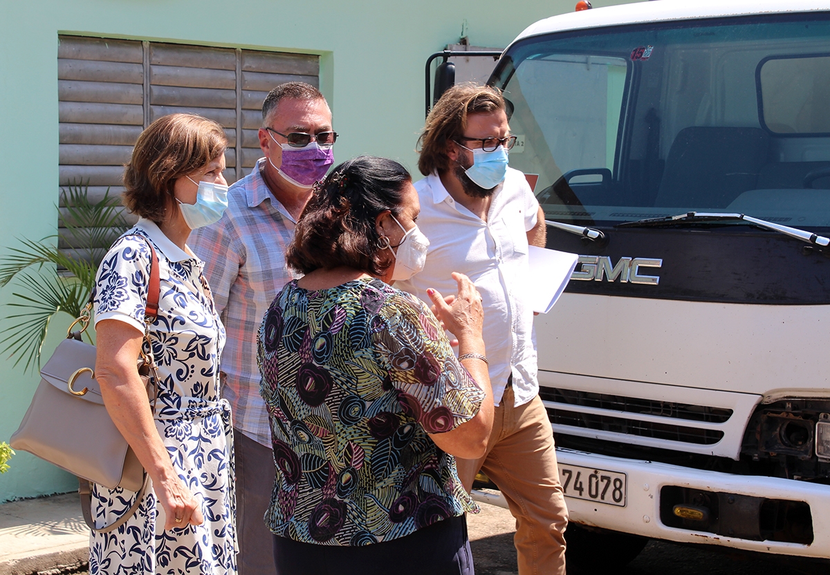 La administradora Edelia de la Fe y el vicedirector, Juan Carlos Rodríguez, guiaron el recorrido por el CCRD-C