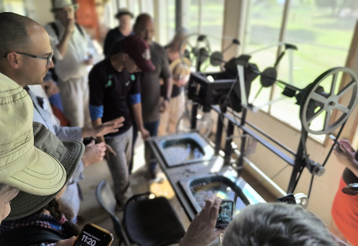 Especial interés despertó la elaboración de hilos de seda que pudieron apreciar en la Estación Experimental de Pastos y Forrajes Indio Hatuey