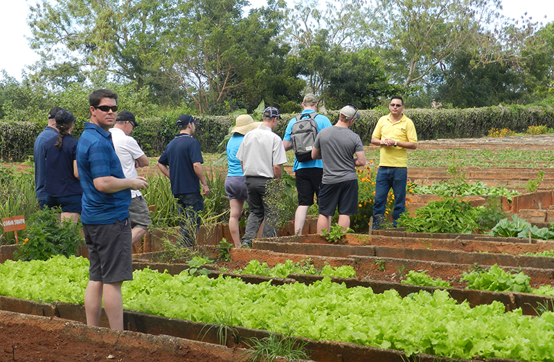 Grupo de agricultores canadienses llevados a la Finca por la agencia Cuba Top Travel