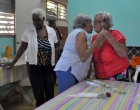 Intercambio de flores entre los participantes