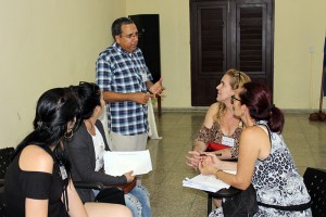 Lic. Alfredo Rojas Donatien, impartiendo temas del Taller