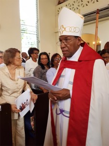 Rvdmo. Moisés Quezada Mota