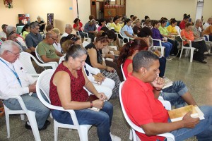 Participantes de la celebración por el Adviento