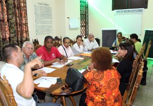 Junta del mes con colaboradores del programa “Educación financiera para proyectos de vida”
