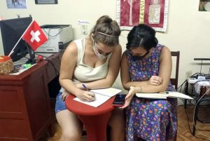 Dos de las integrantes del Centro Kairós de Matanzas durante este primer encuentro online del Curso intensivo para líderes laicos