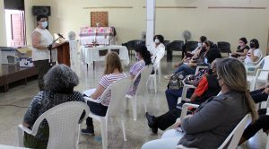 La directora ejecutiva, Rita M. García, da la bienvenida a los trabajadores del CCRD-C en este nuevo año