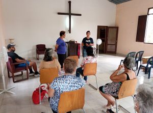 La psicóloga Yessi Sánchez Hernández facilitó el encuentro