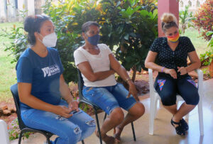 Encuentro de especialistas del CCRD-Cuba con educadores en el poblado Merceditas