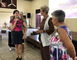 Cindy González, especialista del CCRD-Cuba, le dio la bienvenida al espacio Por una vida plena