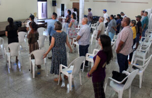 Con cantos y alabanzas reiniciamos nuestra labor