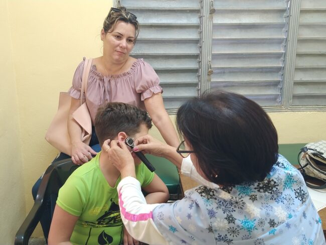 Consulta otorrino niño