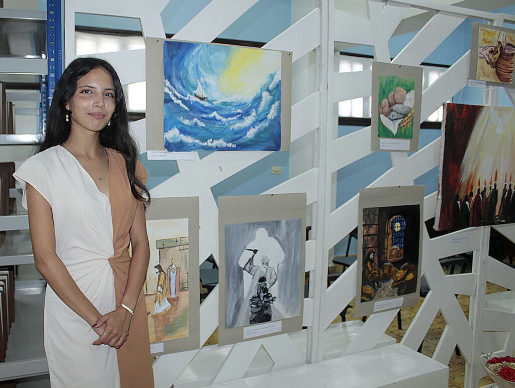 Shelianys de la Caridad Lorenzo Hernández, autora de estas bellas obras